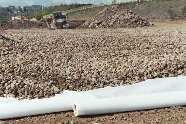 Solusi Kuat dan Tahan Lama untuk Konstruksi: Geotextile Non Woven Per Roll di Tangerang